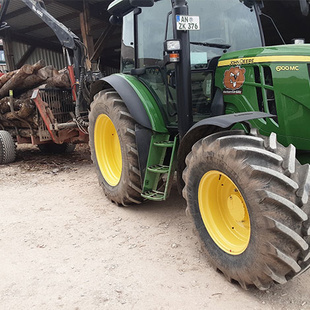 Hackservice Götz Traktor