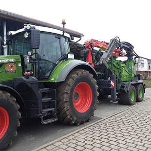 Hackservice Götz Traktor Hackgerät